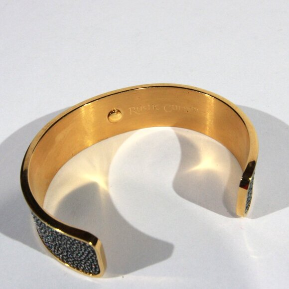 Rustic Cuff Stingray Metallic Gold Tone Wide Metal Cuff Bracelet - Picture 5 of 7